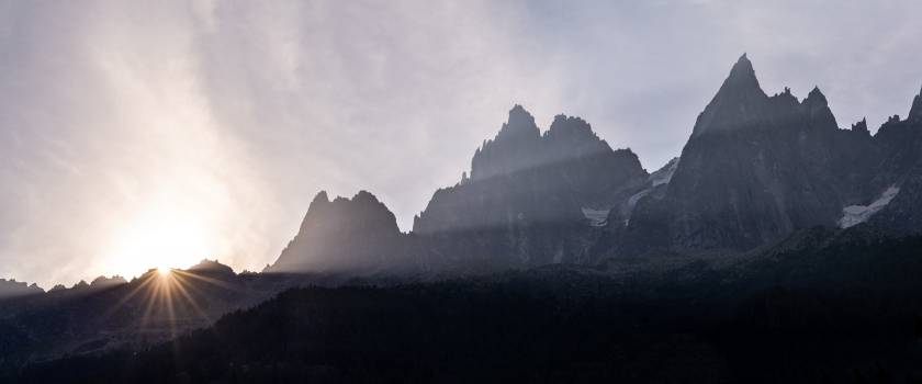 Aiguille des Grands Charmoz | 1/250s * f11 * ISO 160 * 135mm - SAMYANG AF 135mm F1.8 - Sony α7R V Aiguille des Grands Charmoz