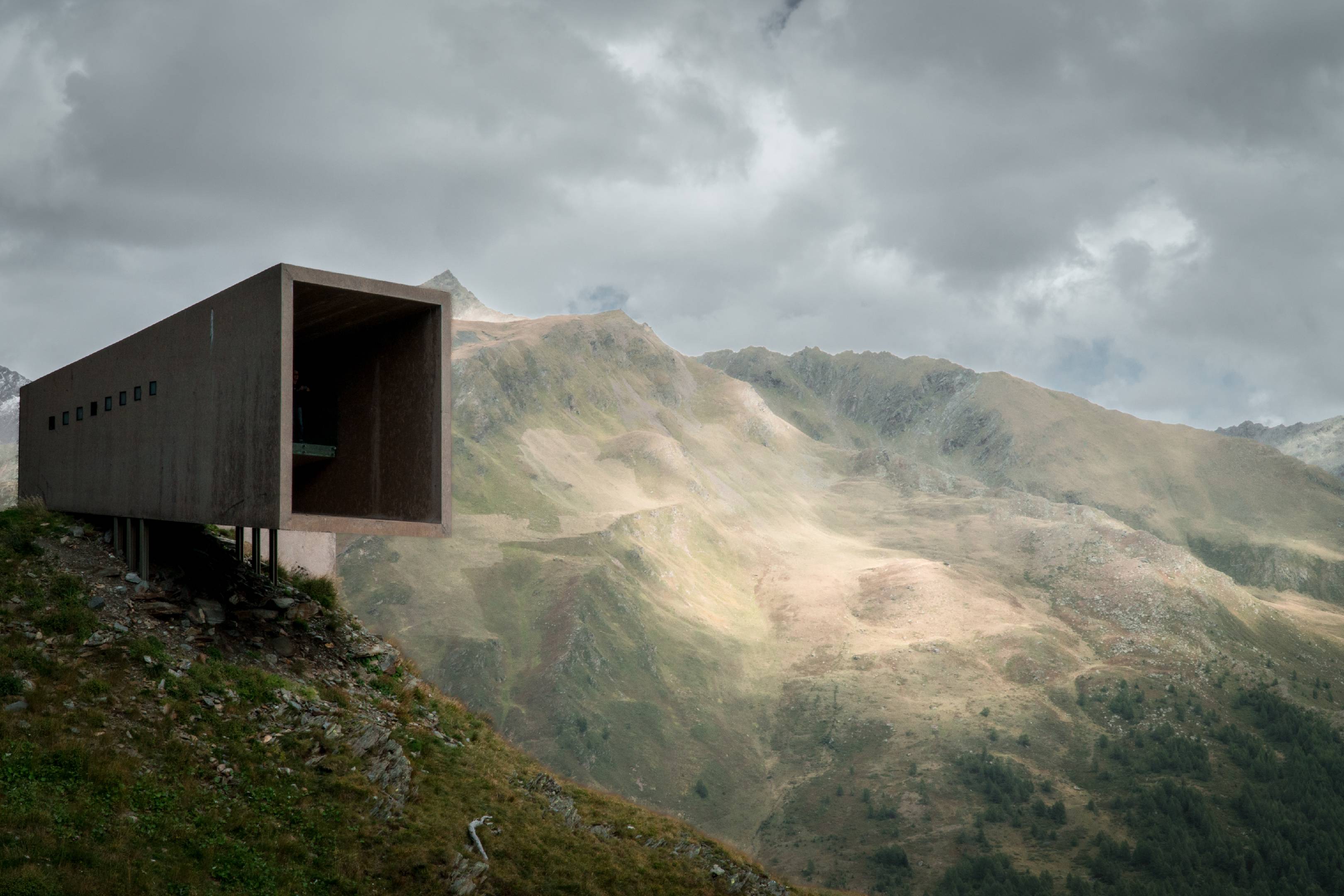 "Binoculars" on the way up the Timmelsjoch