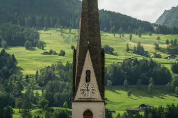 A quarter to 12 in Moss