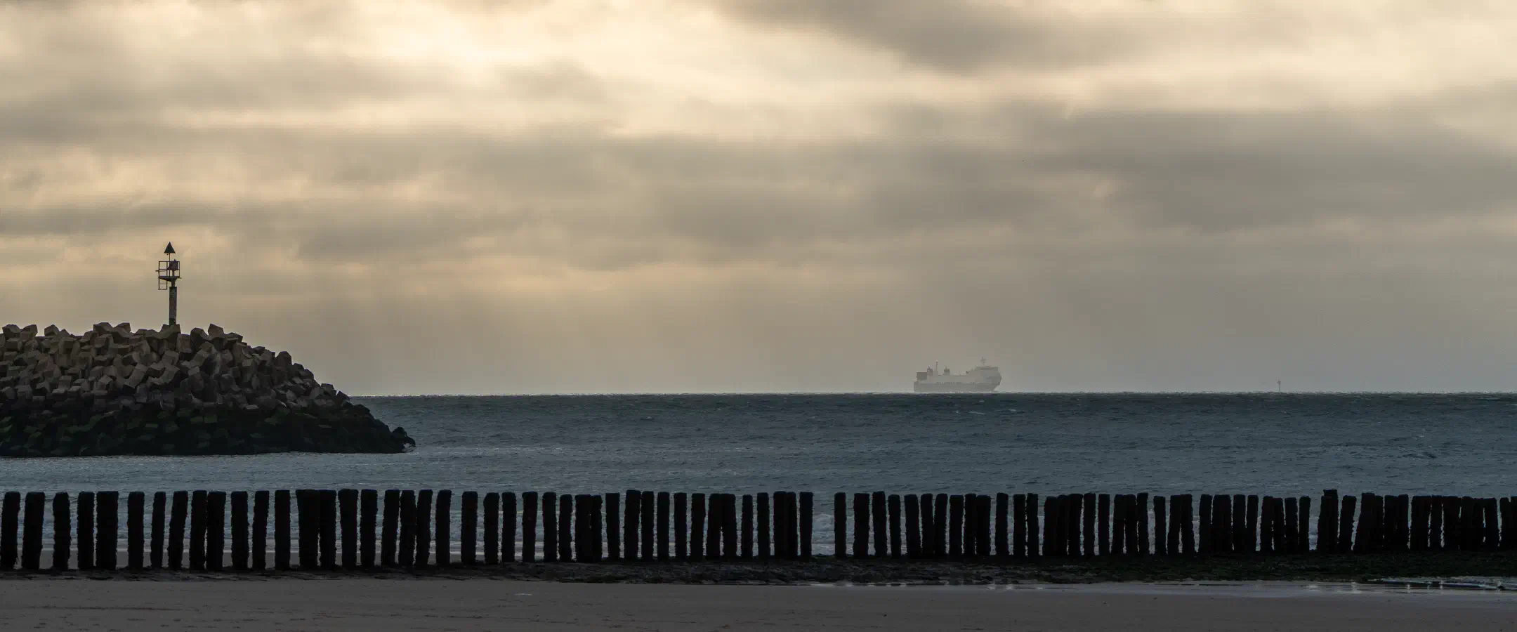 Destination: Antwerpen | 1/2000s * f4.5 * ISO 160 * 70mm - E 70-350mm F4.5-6.3 G OSS - Sony α6700 Destination: Antwerpen