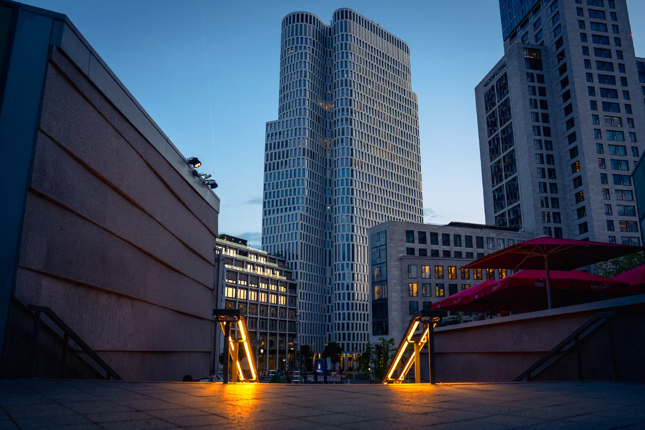 Berlin Upper West | 1/125s * f2.8 * ISO 400 * 24mm - FE 24-70mm F2.8 GM II - ILCE-7M5 Berlin Upper West