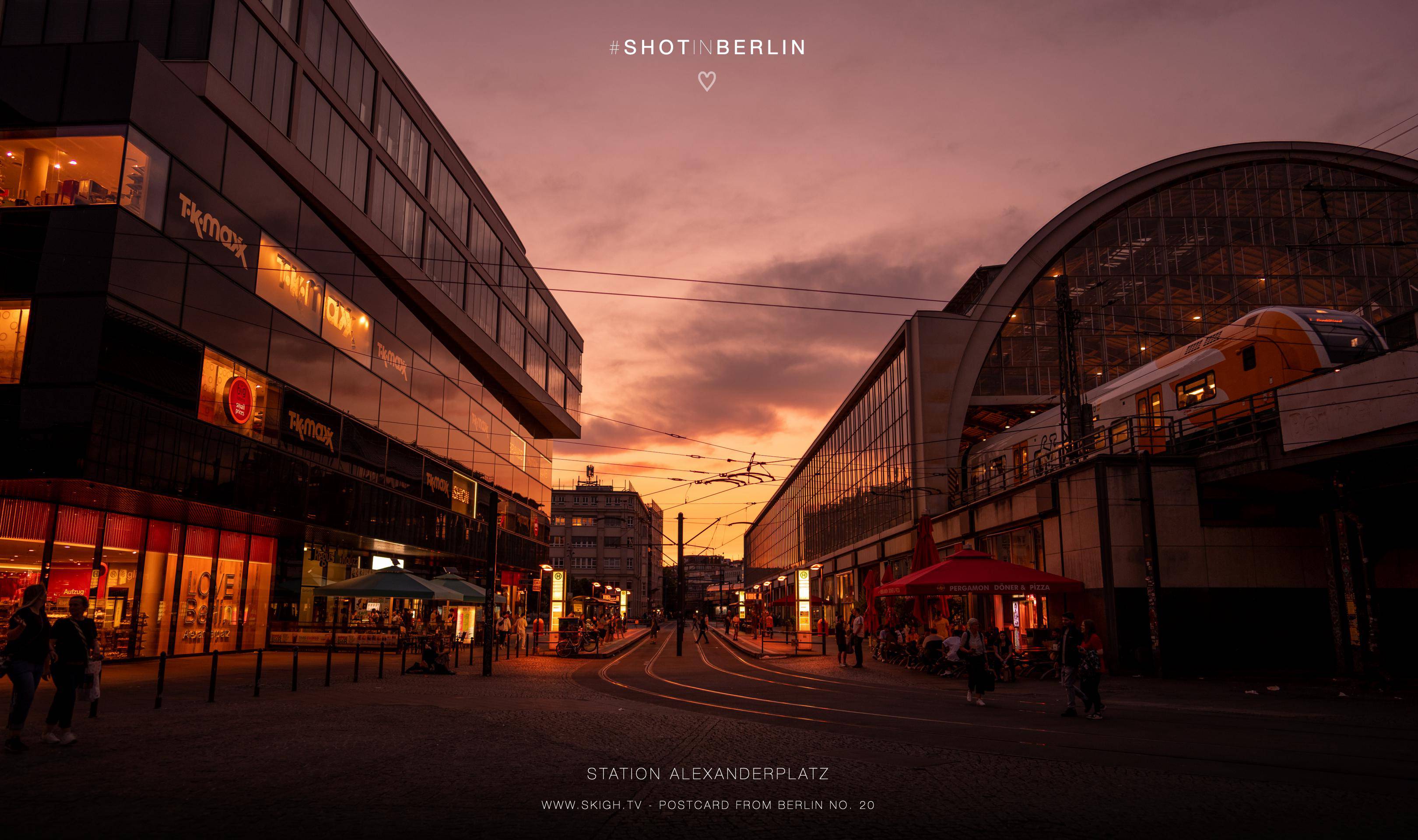 Station Alexanderplatz | 1/125s * f1.6 * ISO 200 * 24mm - FE 24mm F1.4 GM - Sony α7 IV Station Alexanderplatz