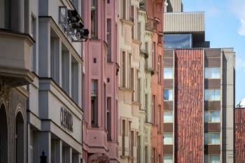 Prague house facades | 1/640s * f5.6 * ISO 160 * 156mm - E 70-350mm F4.5-6.3 G OSS - Sony α6700 Prague house facades
