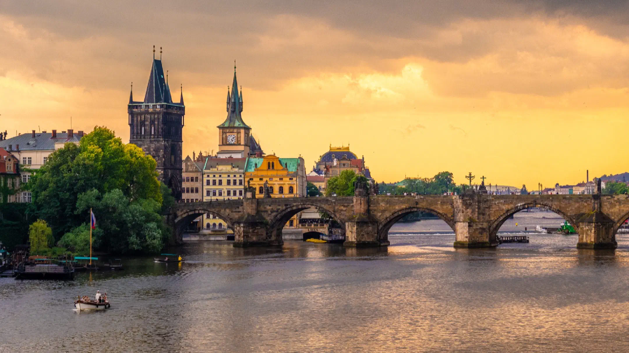 Charles Bridge before the storm