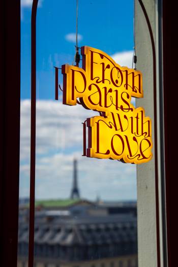 From Paris with Love | 1/3200s * f2.8 * ISO 100 * 70mm - FE 24-70mm F2.8 GM II - Sony α7R V From Paris with Love