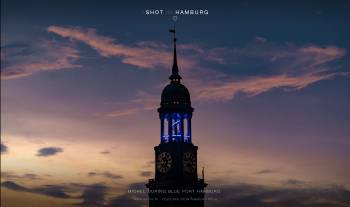 Michel during Blue Port Hamburg | 1/60s * f2.5 * ISO 500 * 135mm - SAMYANG AF 135mm F1.8 - Sony α7R III Michel during Blue Port Hamburg
