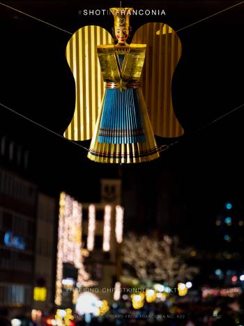 Entering Christkindlesmarkt 