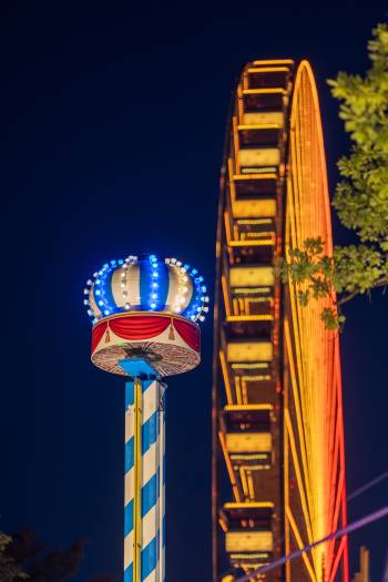 Bergkirchweih 2025 | 1/30s * f1.8 * ISO 100 * 135mm - SAMYANG AF 135mm F1.8 - Sony α7R V Bergkirchweih 2025